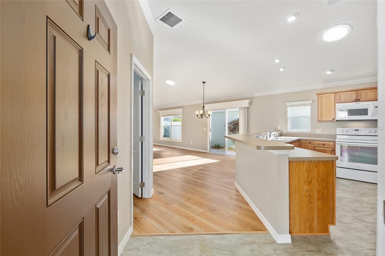 Image 10 of 58 For 1057 Carver Court