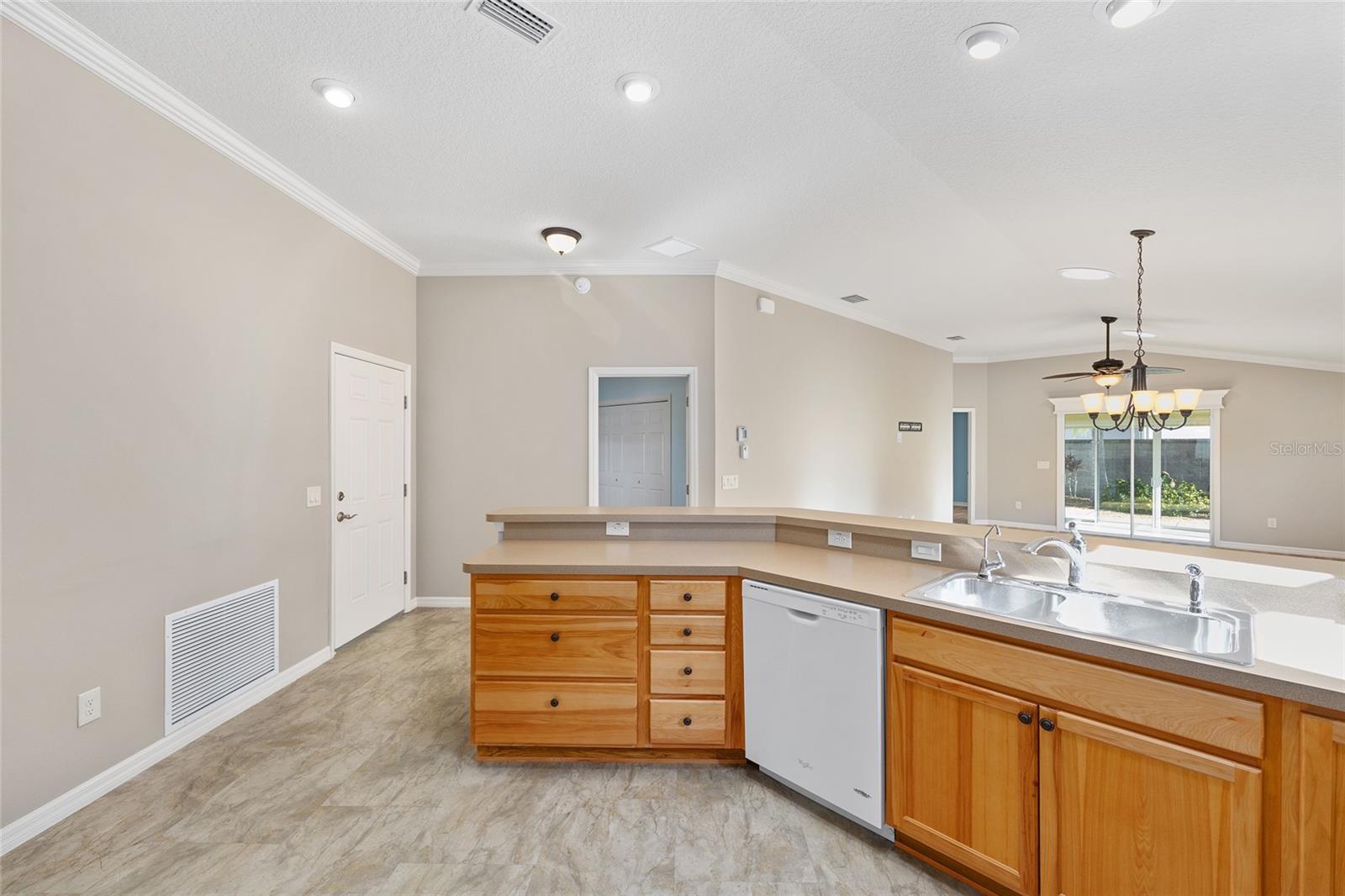 Image 13 of 58 For 1057 Carver Court