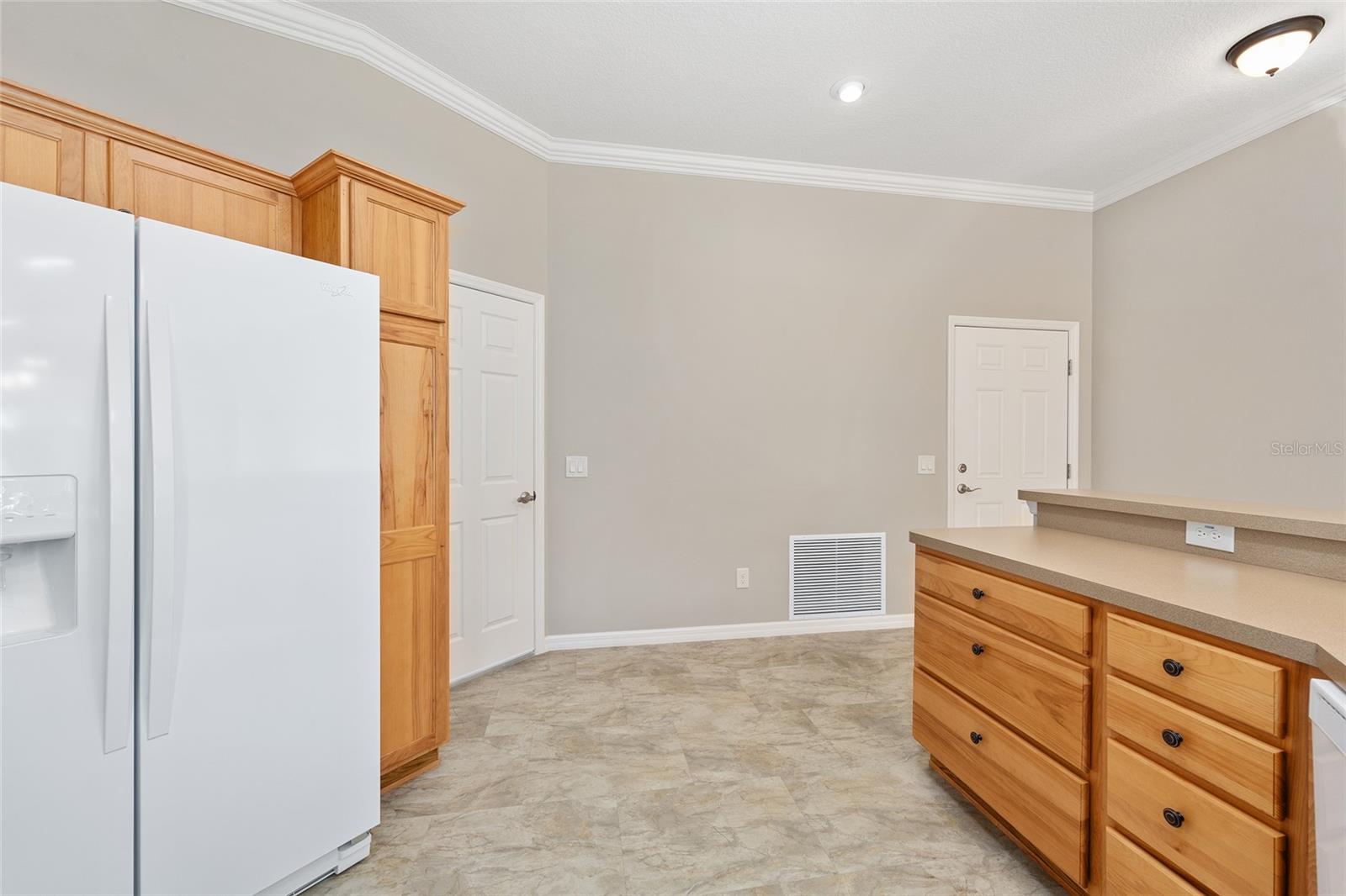 Image 14 of 58 For 1057 Carver Court