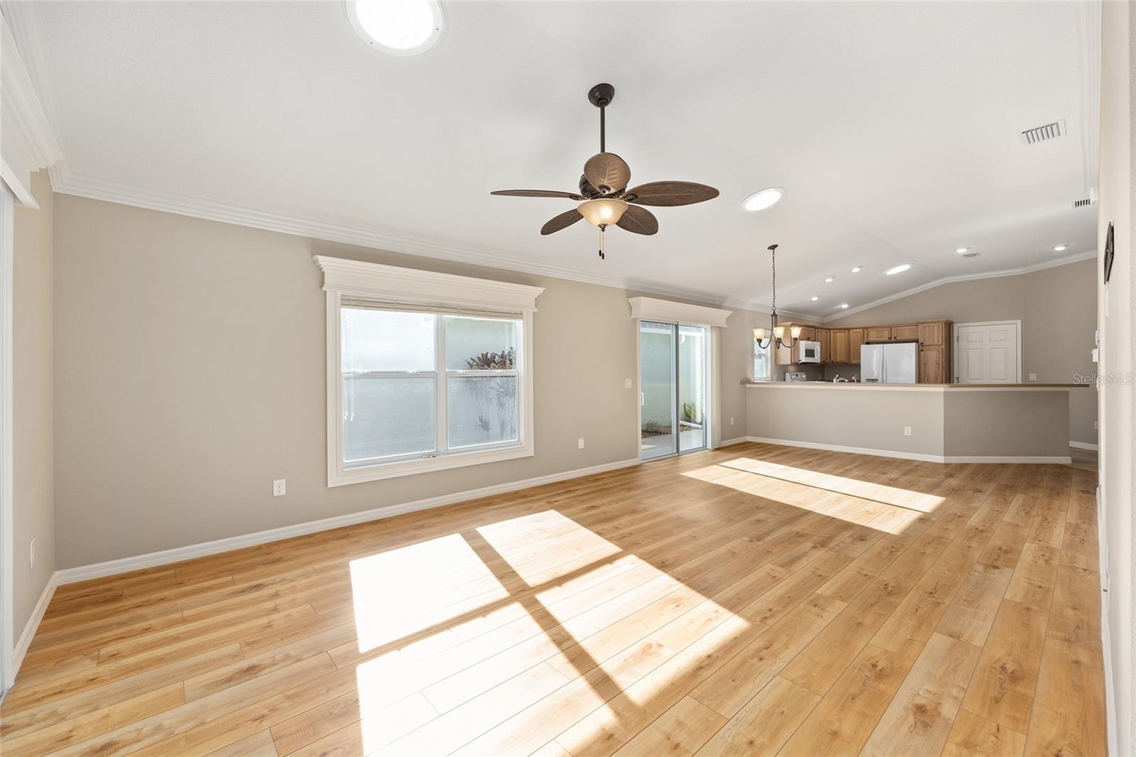 Image 20 of 58 For 1057 Carver Court