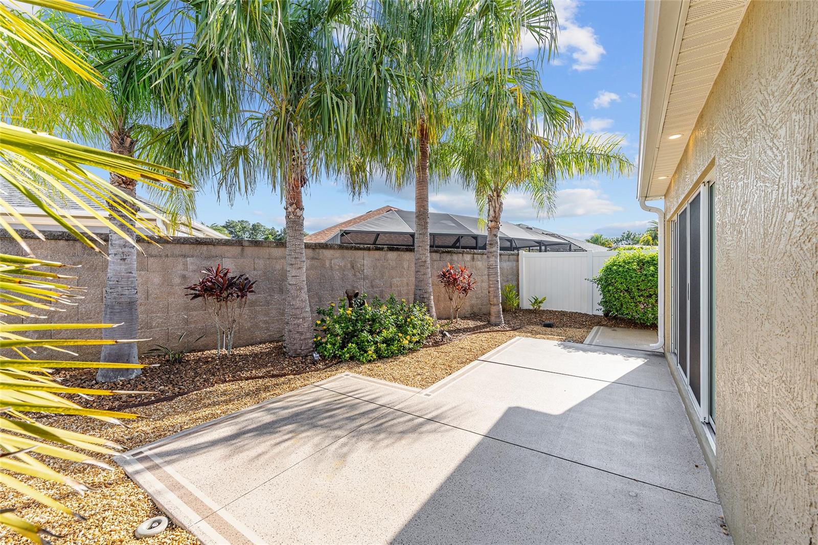 Image 6 of 58 For 1057 Carver Court