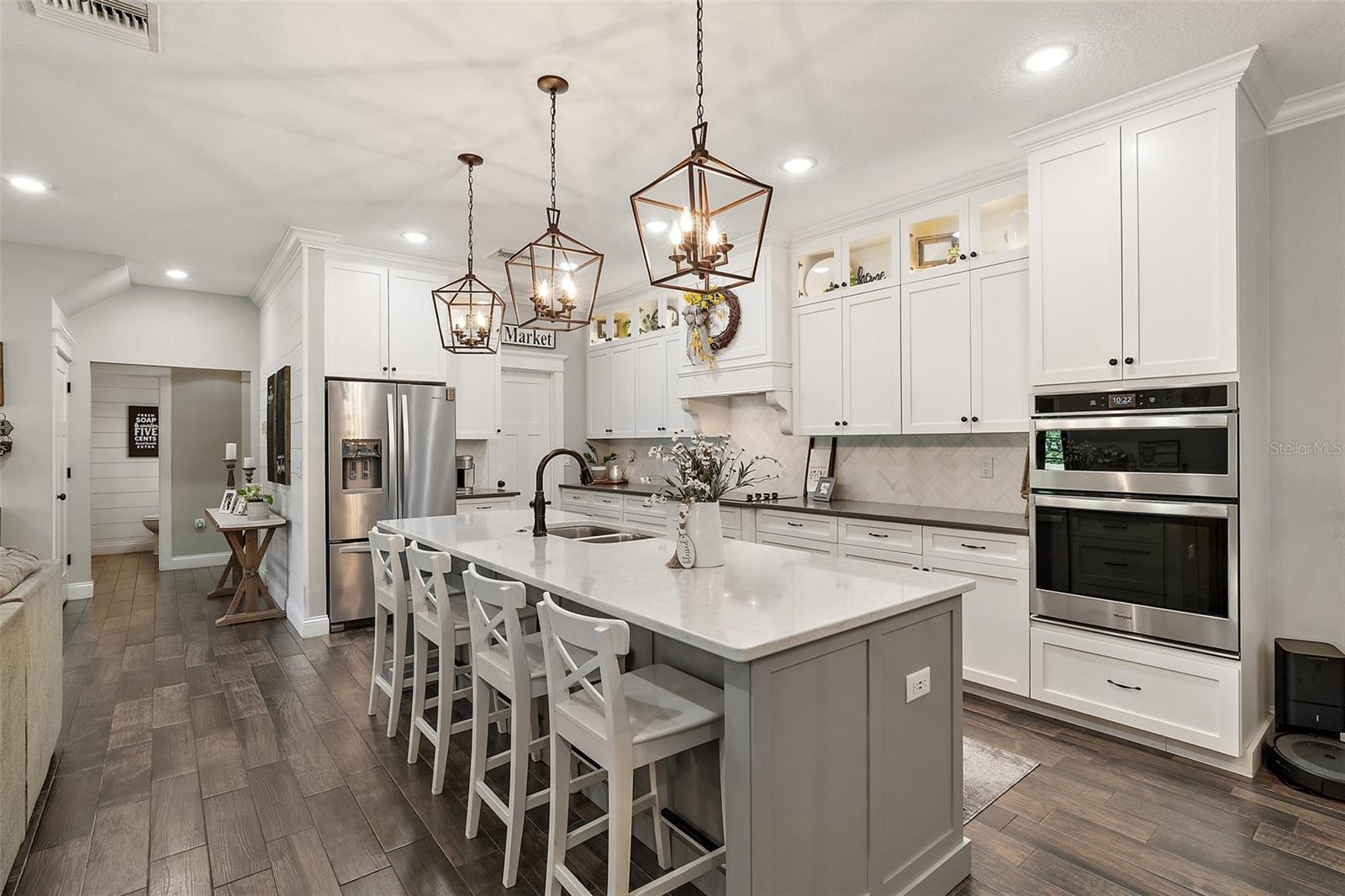 Listing photo id 13 for 40600 Le Grande Street