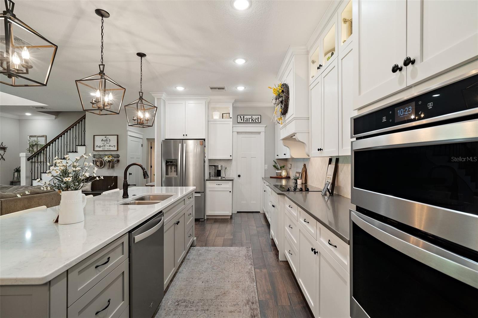 Listing photo id 18 for 40600 Le Grande Street