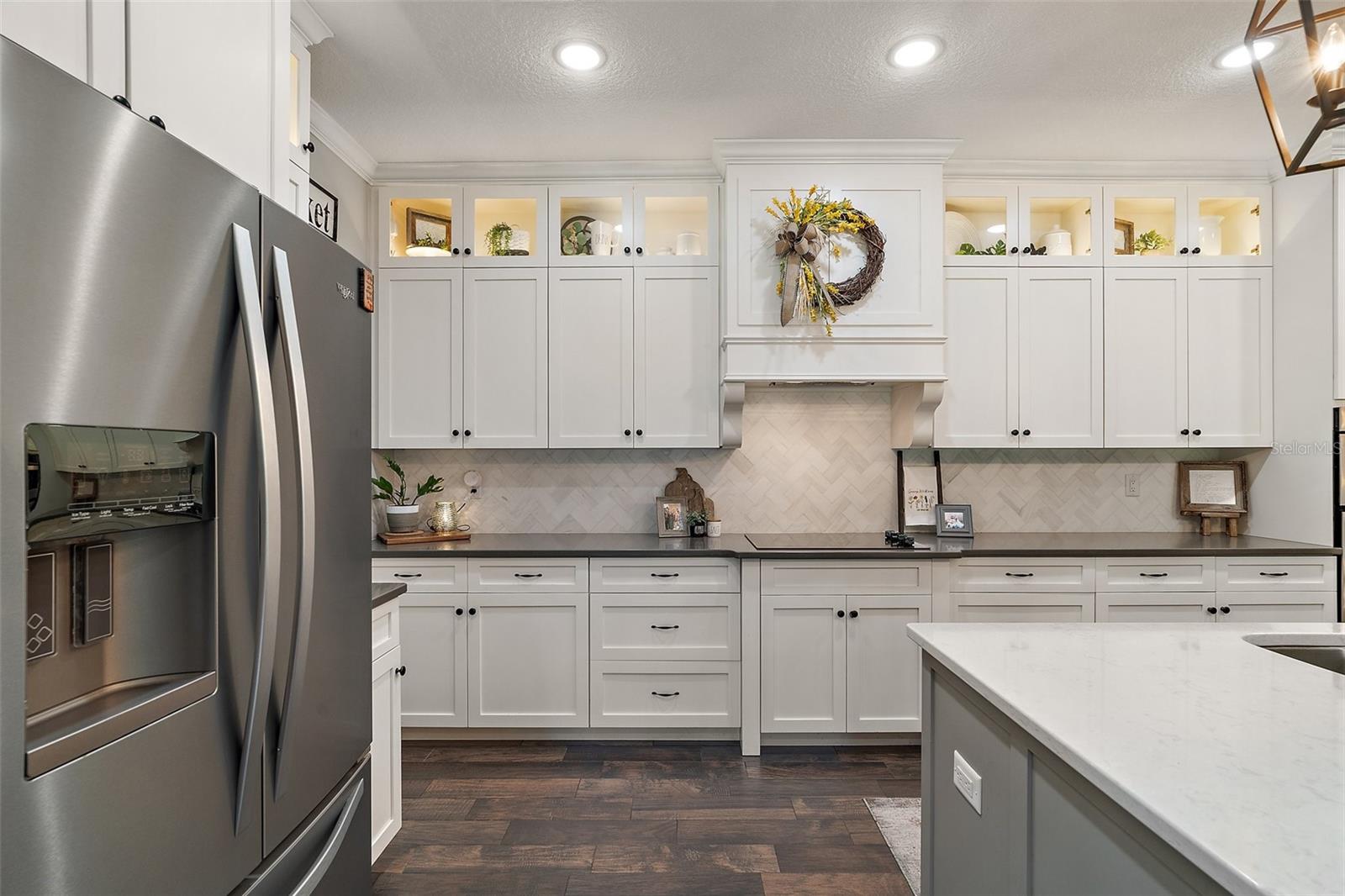Listing photo id 19 for 40600 Le Grande Street