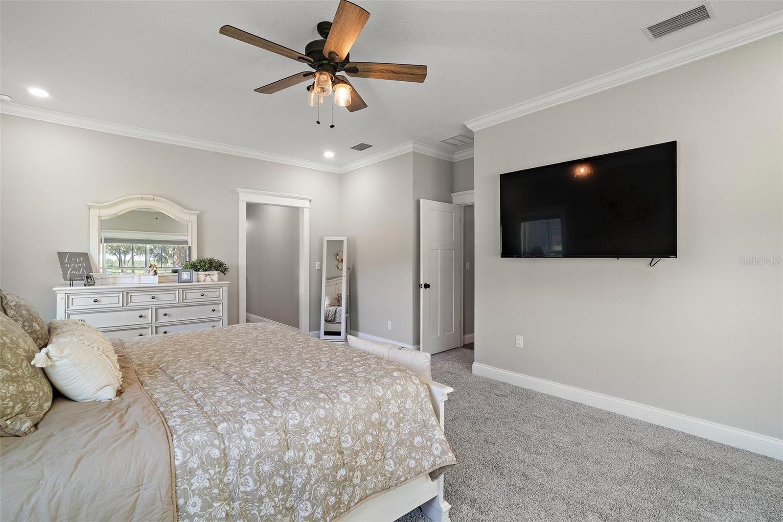 Listing photo id 24 for 40600 Le Grande Street