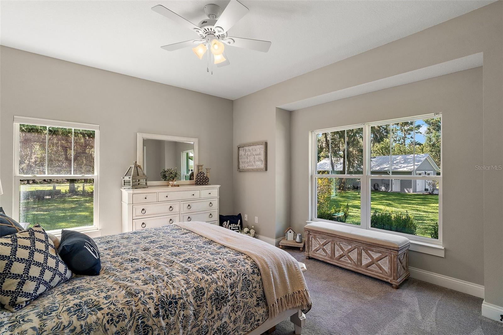 Listing photo id 37 for 40600 Le Grande Street