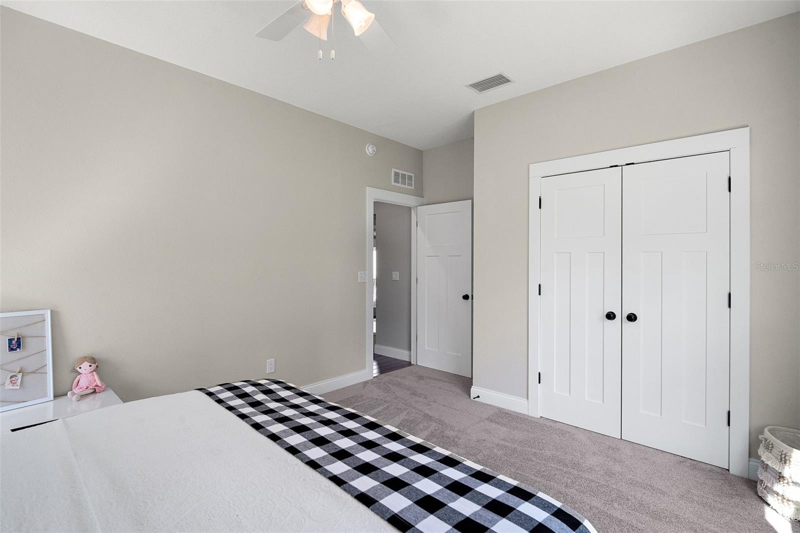 Listing photo id 40 for 40600 Le Grande Street