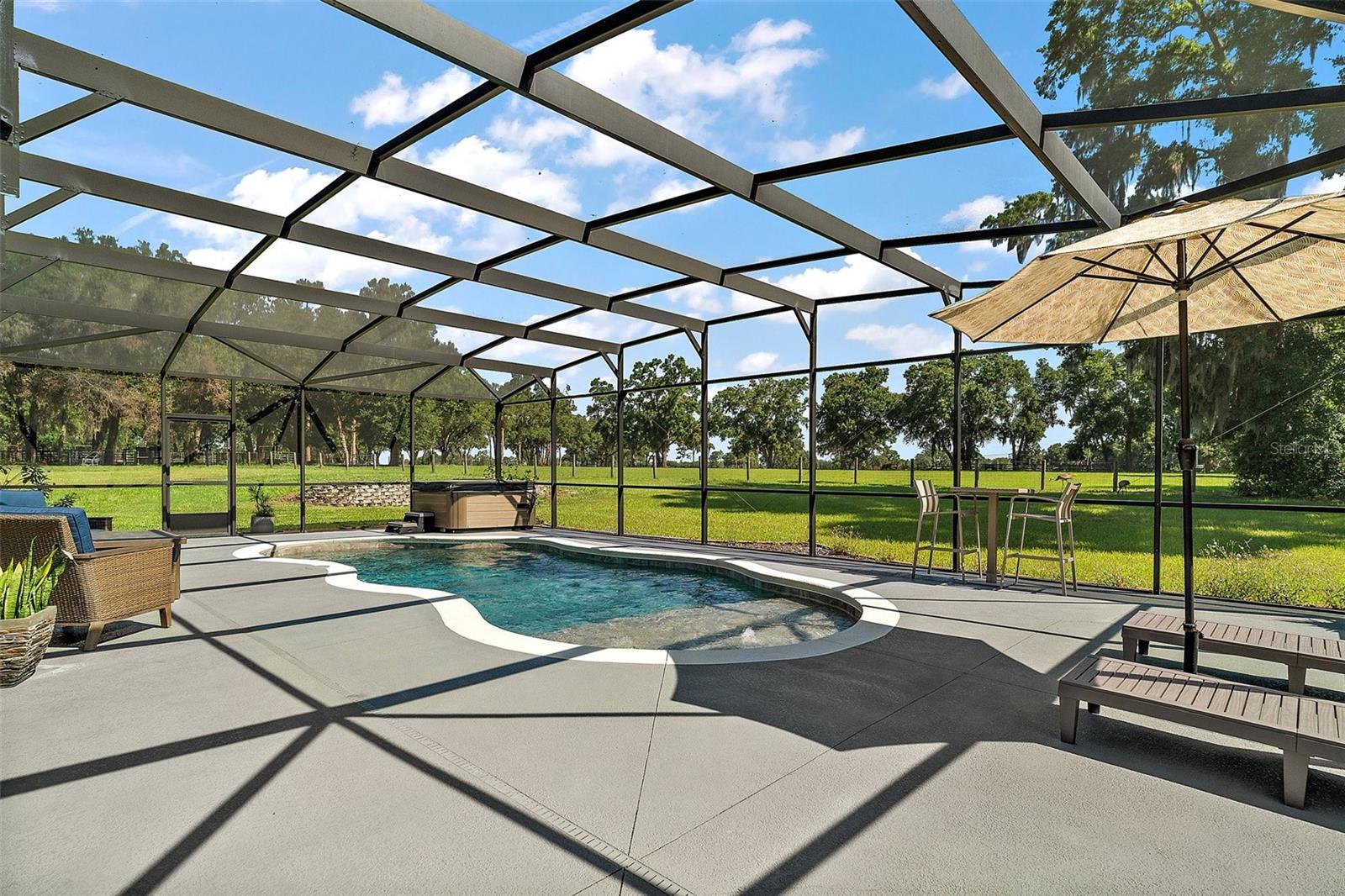 Listing photo id 50 for 40600 Le Grande Street