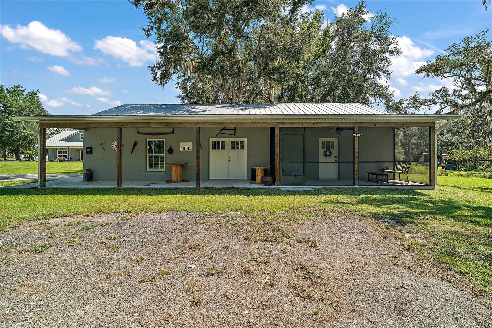 Listing photo id 51 for 40600 Le Grande Street