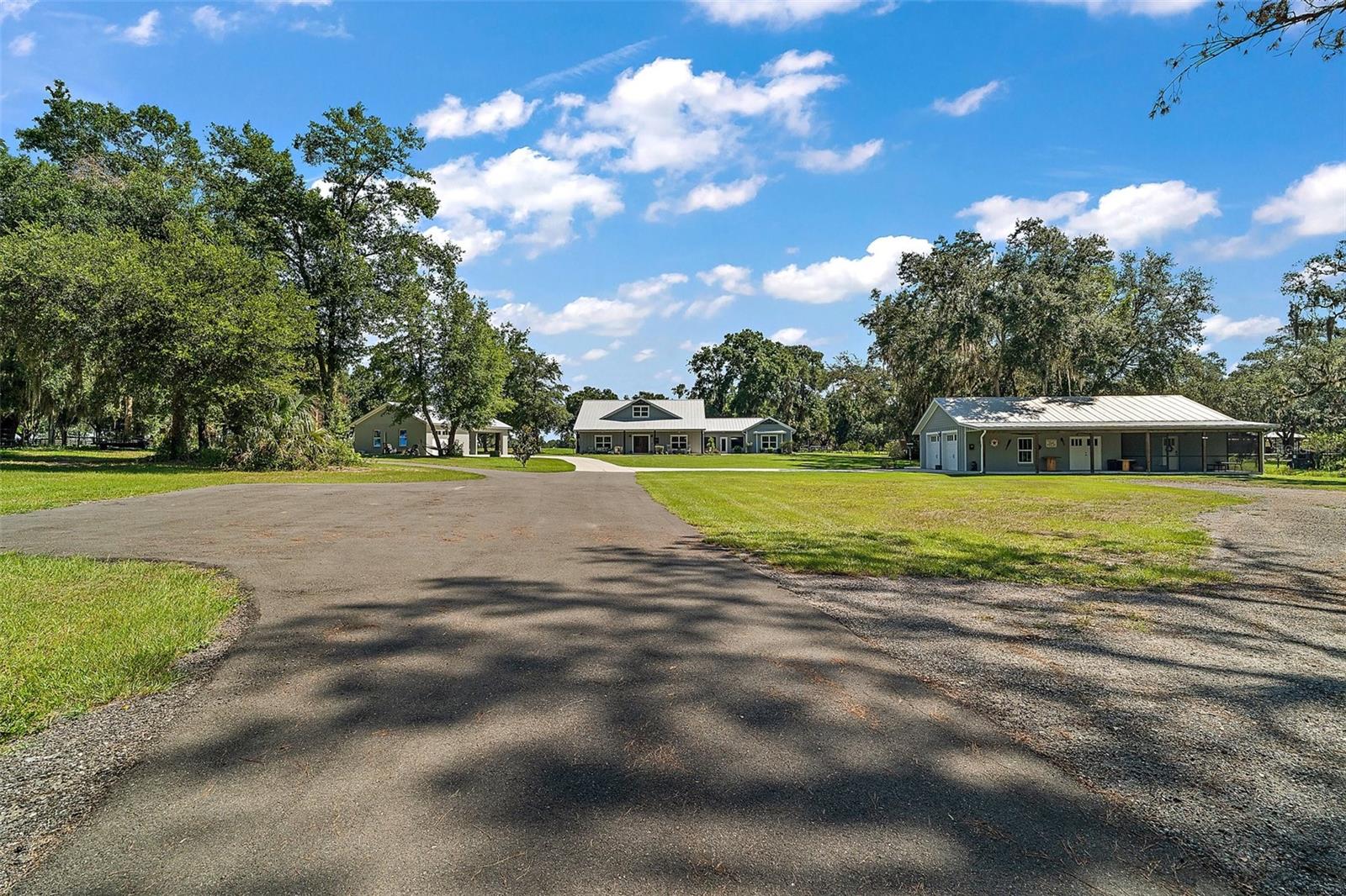 Listing photo id 69 for 40600 Le Grande Street