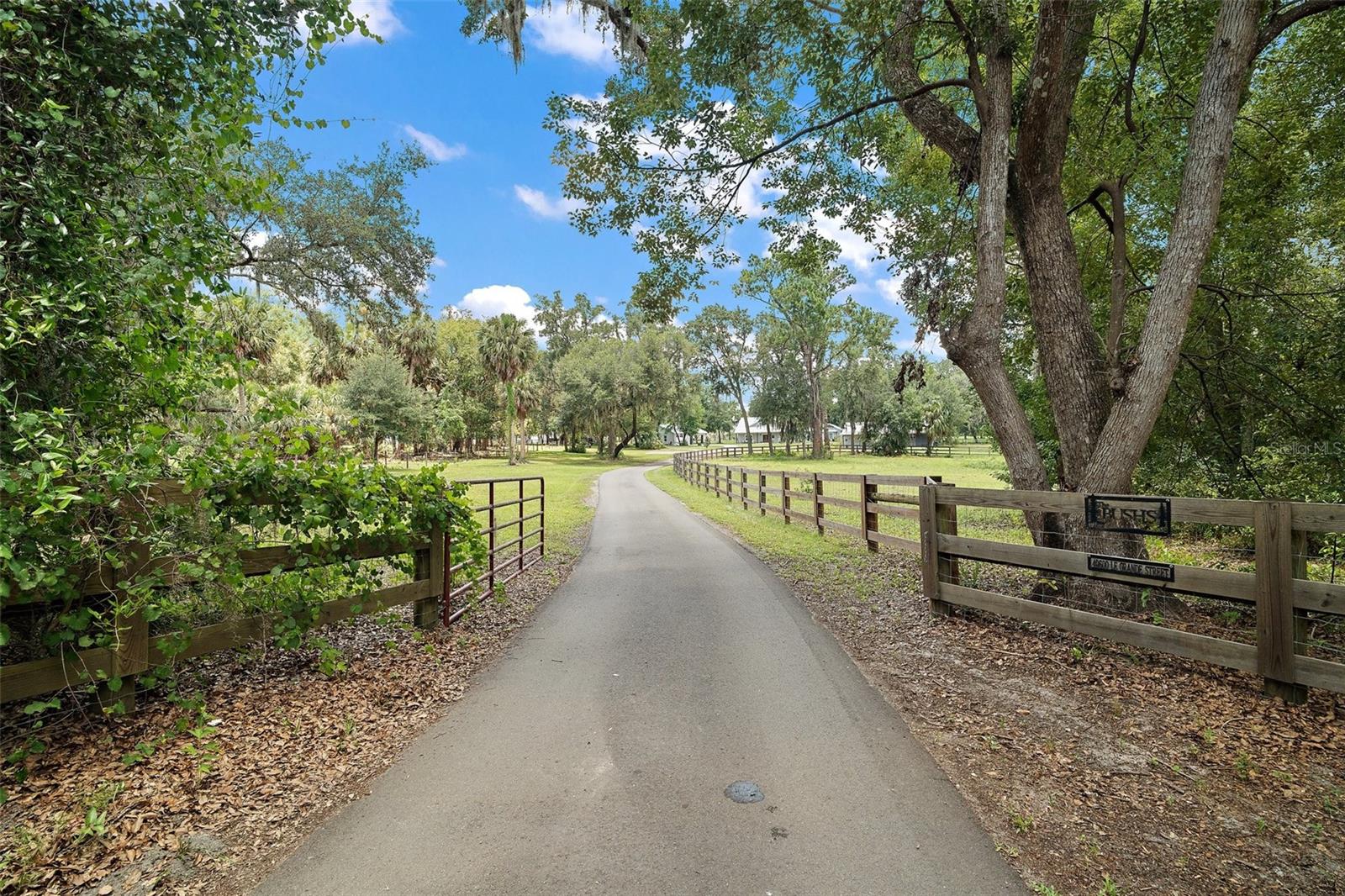 Listing photo id 73 for 40600 Le Grande Street