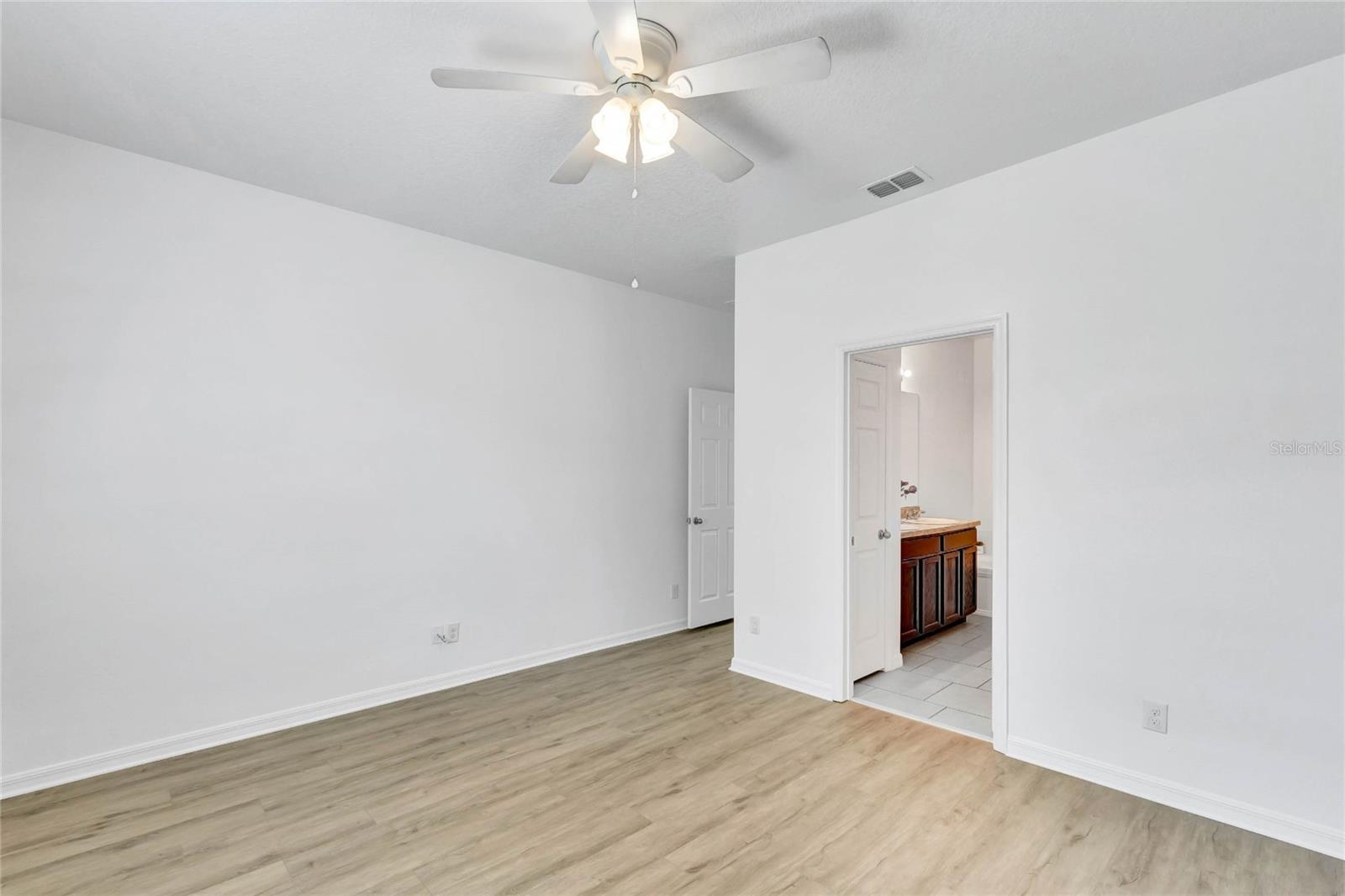 Image 24 of 45 For 9440 Ivywood Street