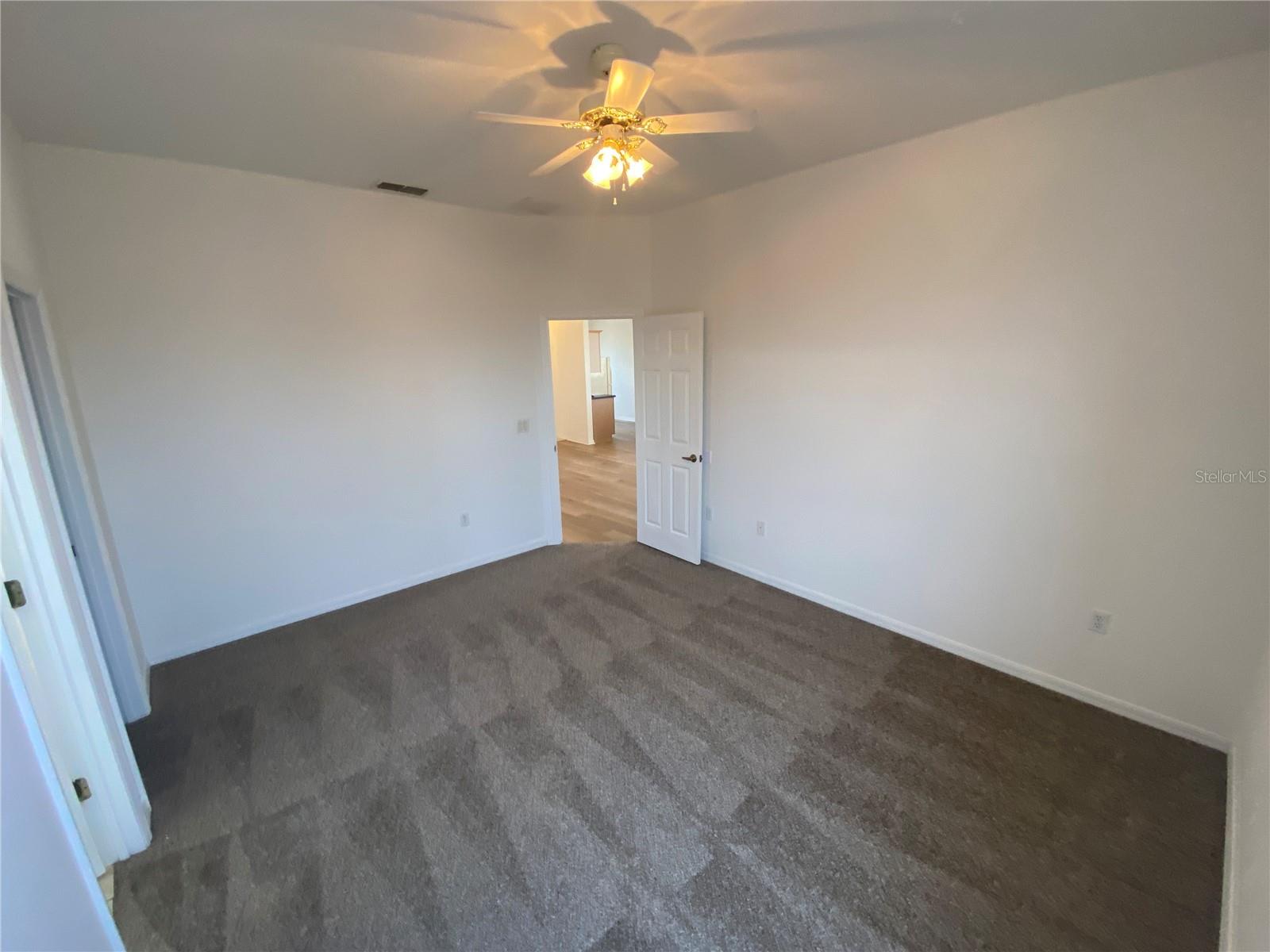Image 12 of 19 For 414 Ryans Ridge Avenue