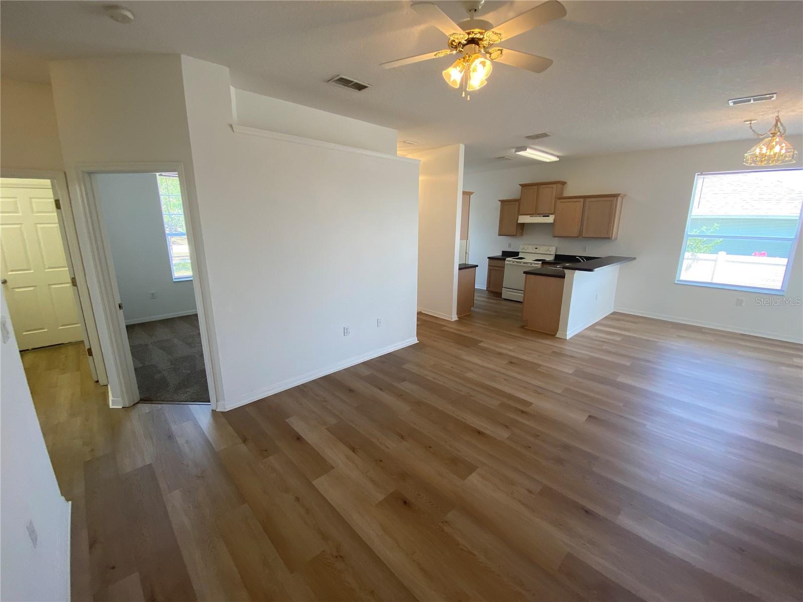 Image 3 of 19 For 414 Ryans Ridge Avenue