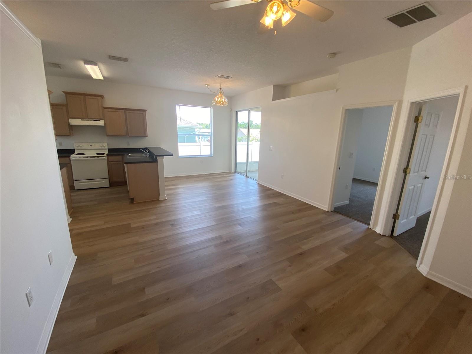 Image 4 of 19 For 414 Ryans Ridge Avenue