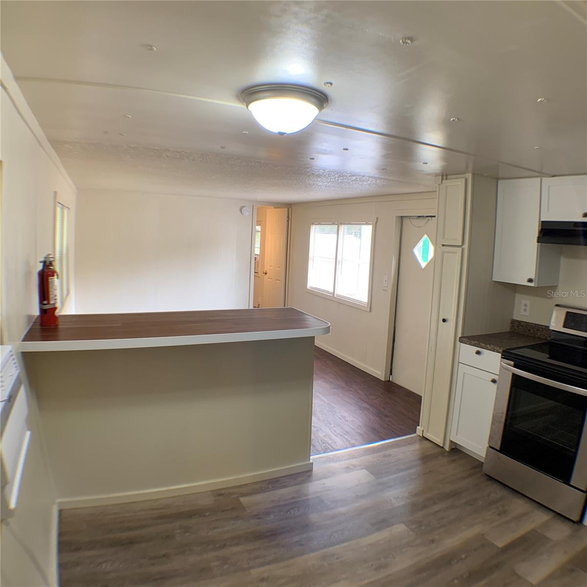 Listing photo id 1 for 5035 Hunts Court 8b