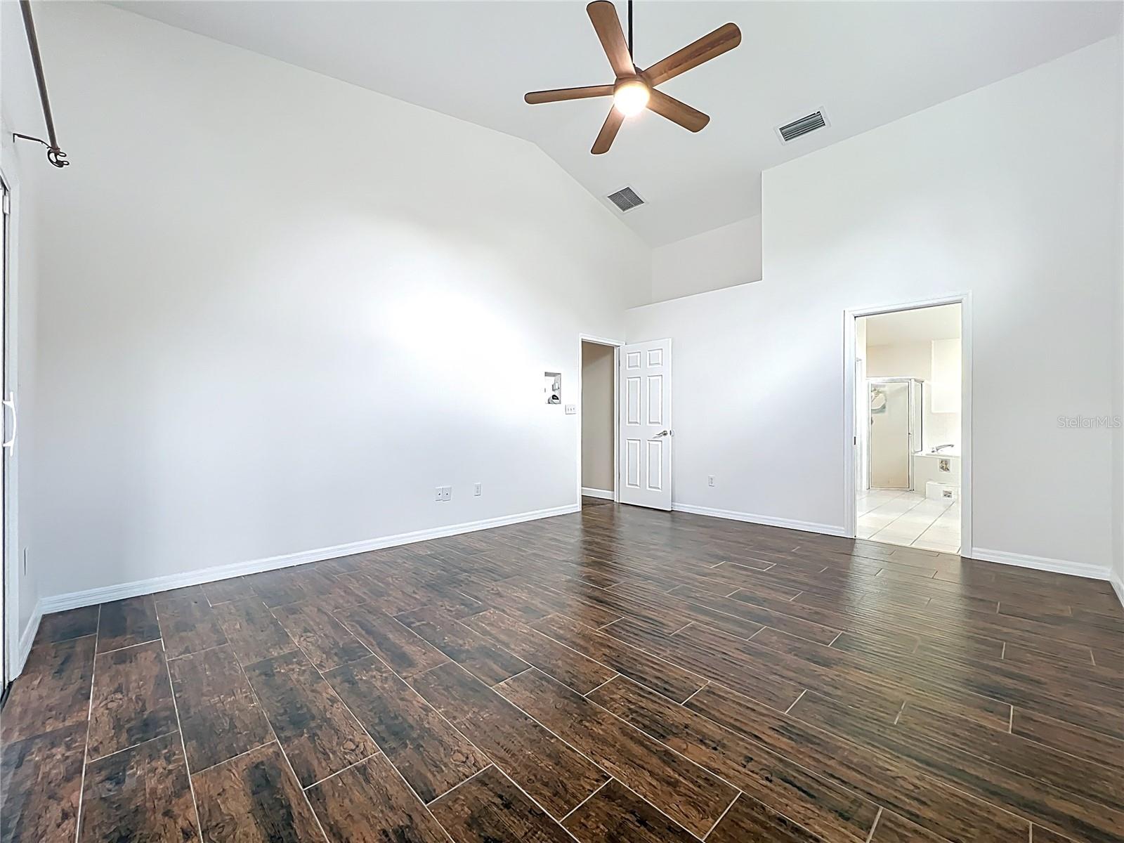 Image 50 of 98 For 546 Wheatstone Place