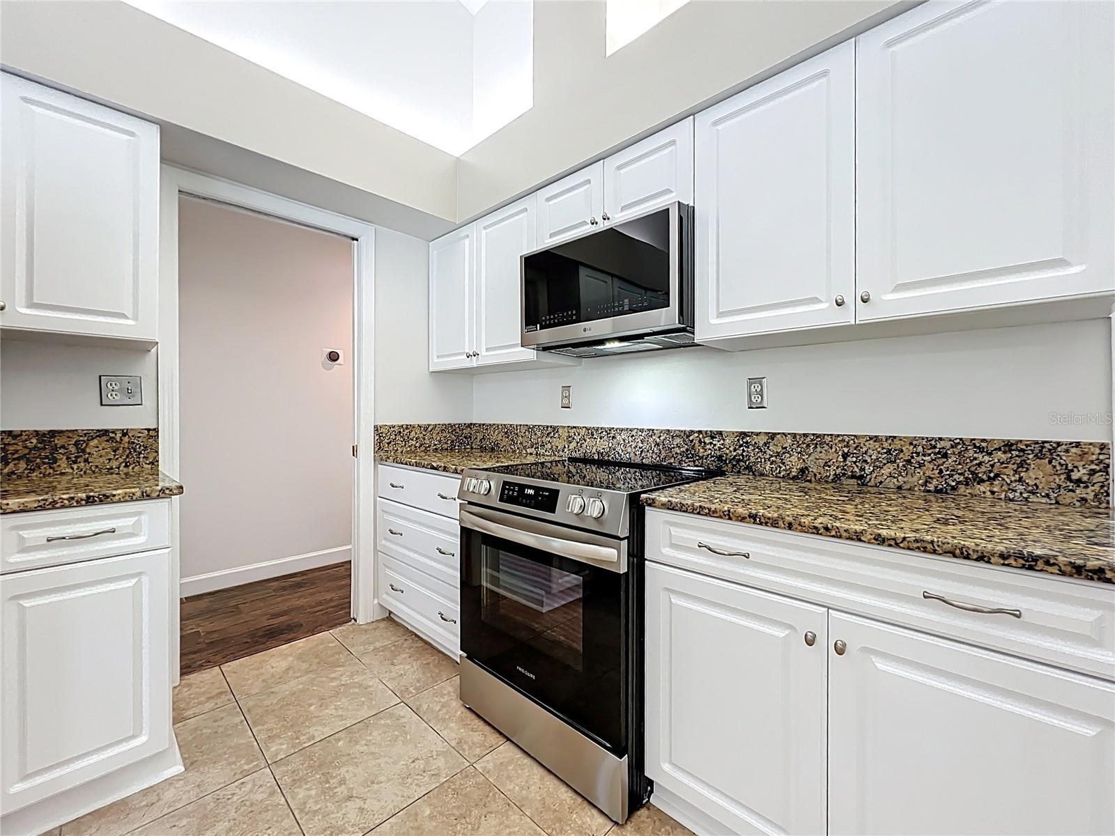 Image 68 of 98 For 546 Wheatstone Place