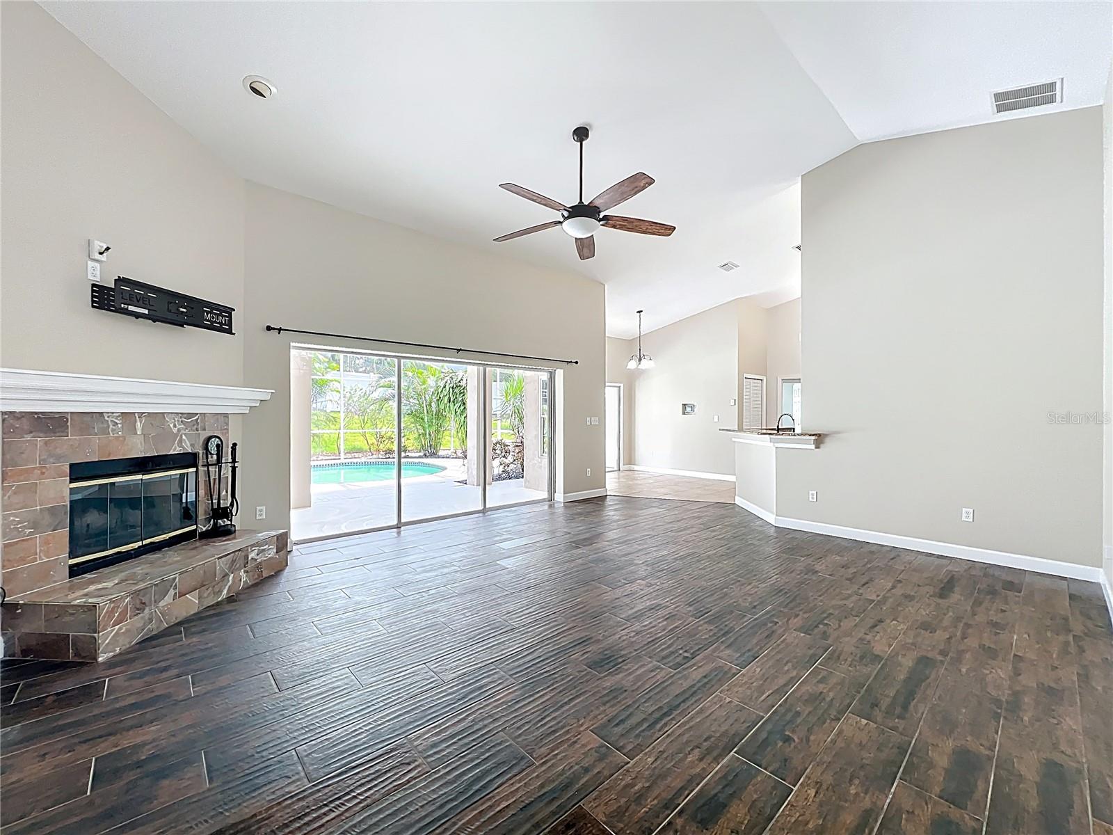 Image 84 of 98 For 546 Wheatstone Place