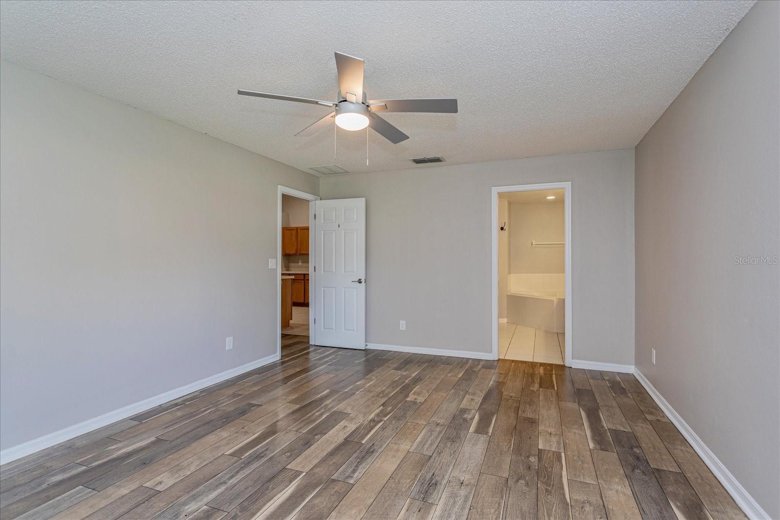 Image 15 of 21 For 2235 Lake Pointe Circle
