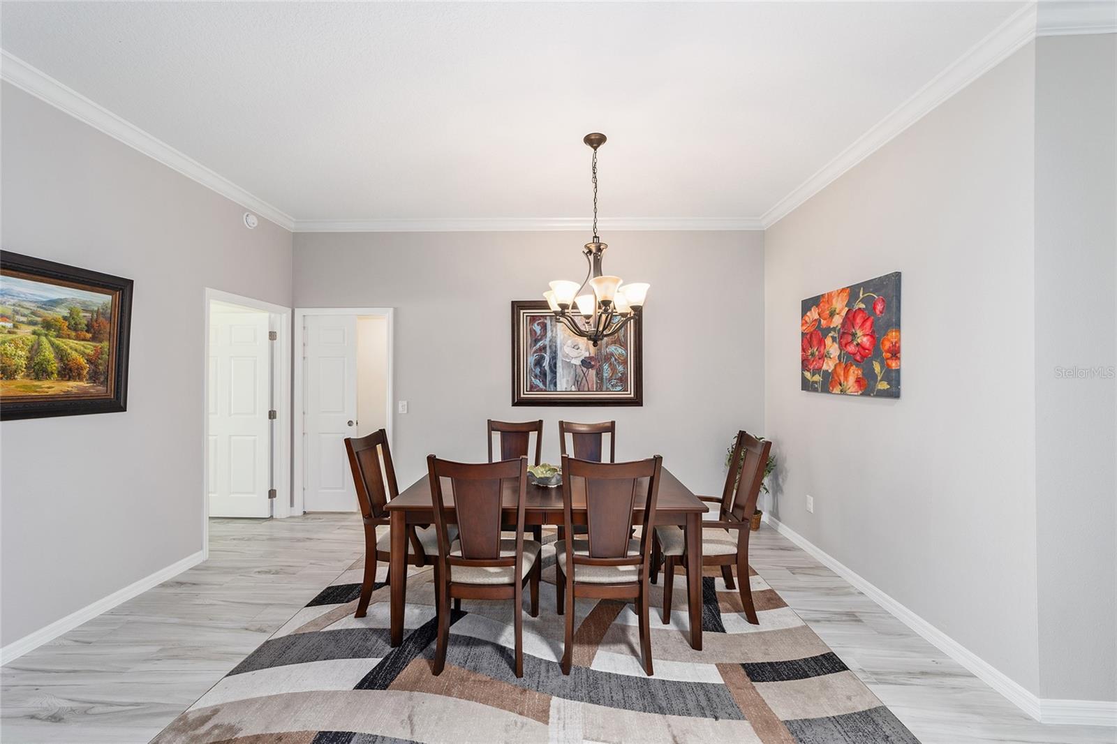 Listing photo id 13 for 428 Pomegranate Path
