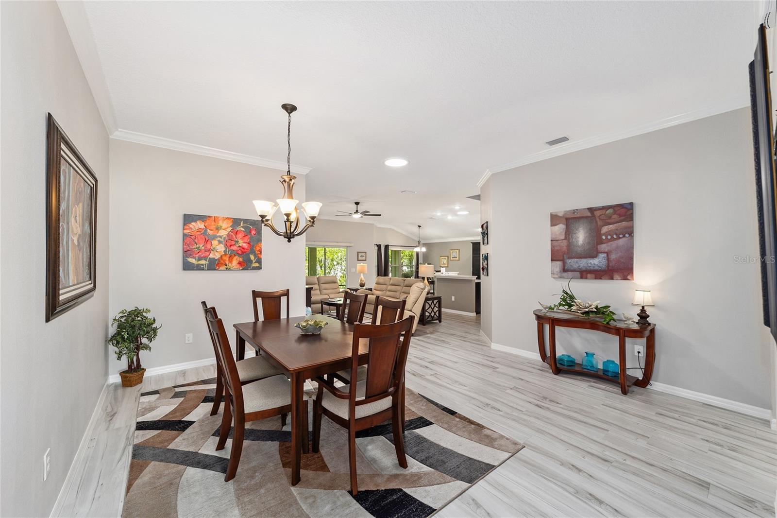 Listing photo id 0 for 428 Pomegranate Path