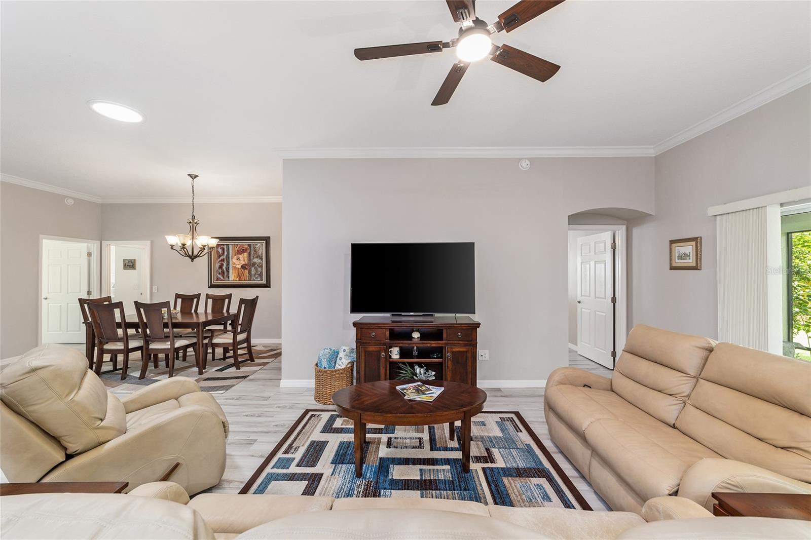 Listing photo id 20 for 428 Pomegranate Path