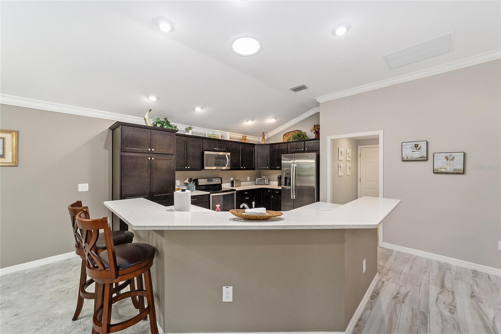 Listing photo id 21 for 428 Pomegranate Path