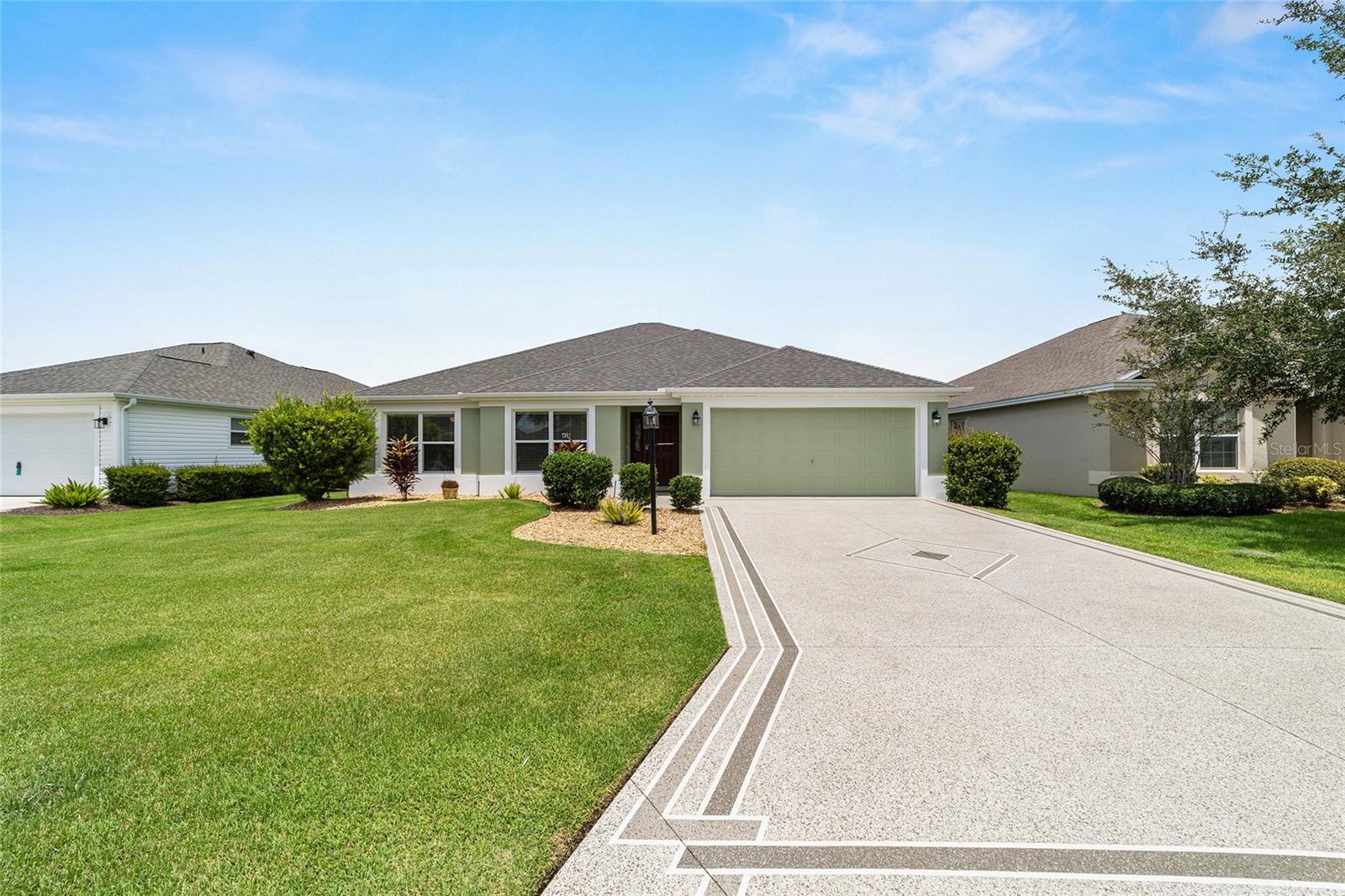 Listing photo id 39 for 428 Pomegranate Path