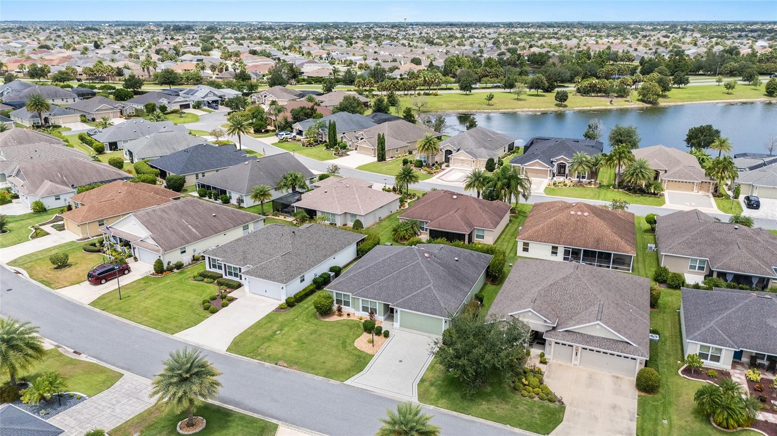 Listing photo id 42 for 428 Pomegranate Path