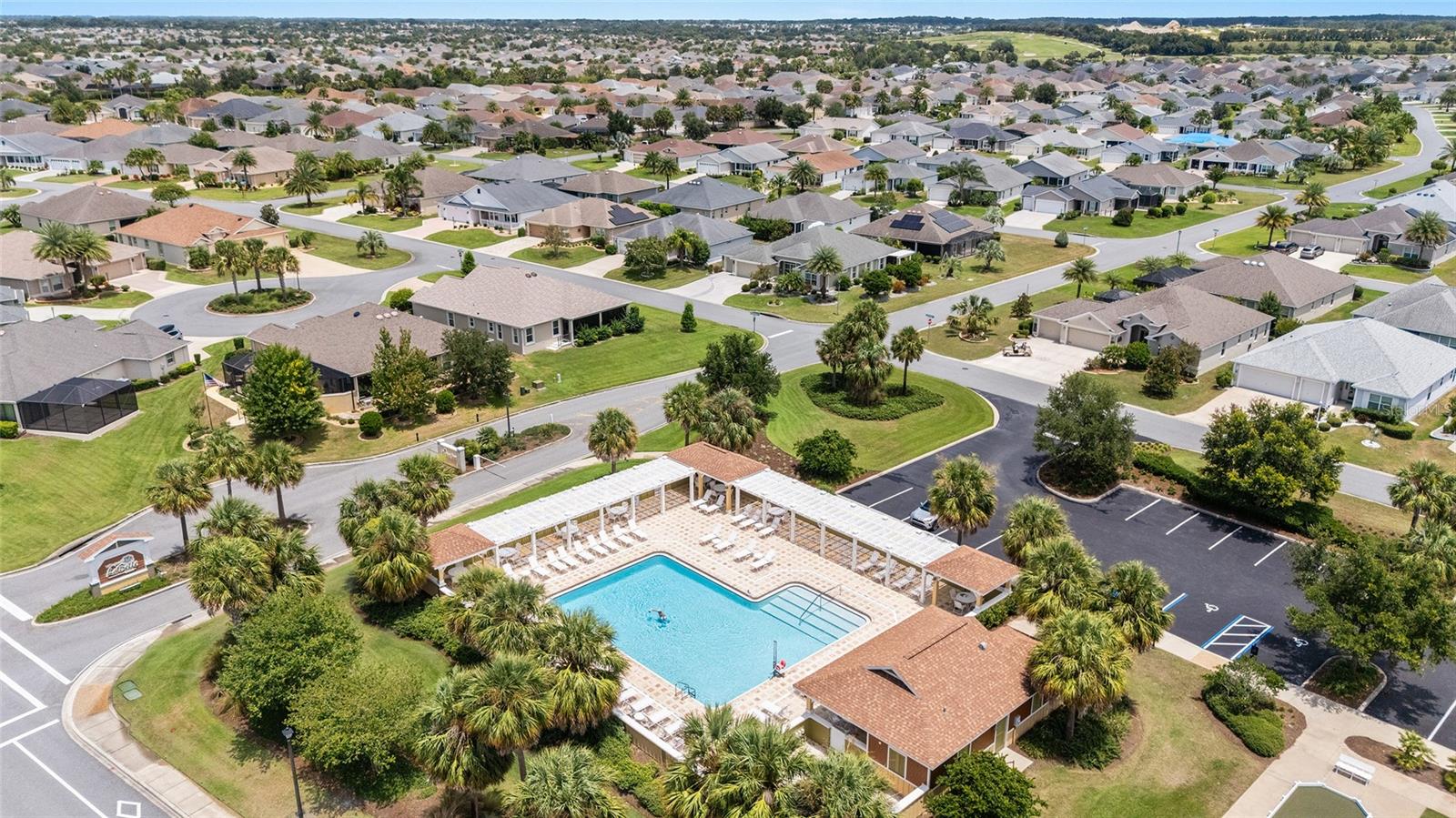 Listing photo id 52 for 428 Pomegranate Path
