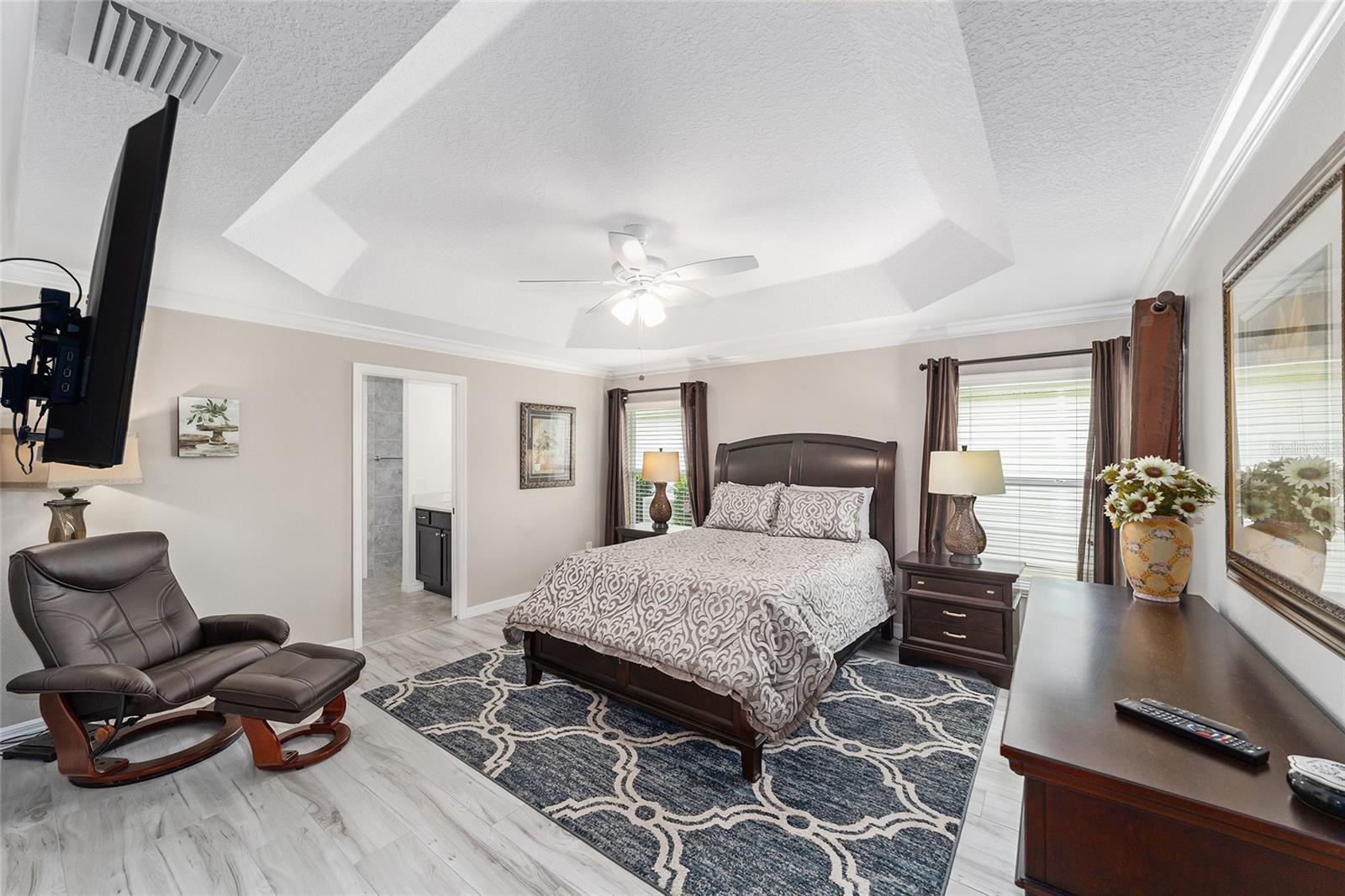 Listing photo id 5 for 428 Pomegranate Path