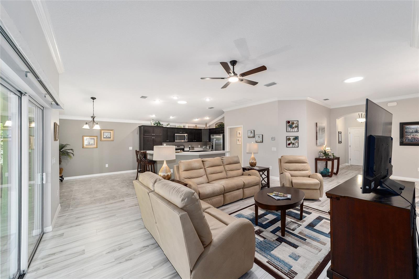 Listing photo id 6 for 428 Pomegranate Path