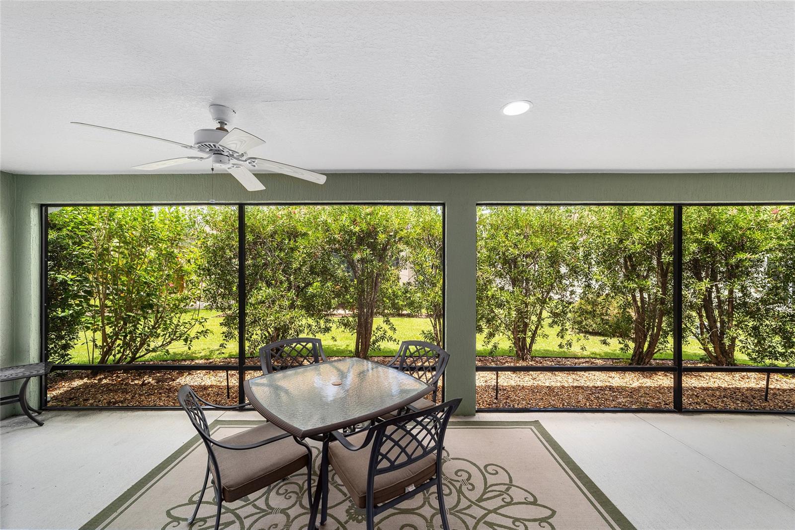 Listing photo id 7 for 428 Pomegranate Path