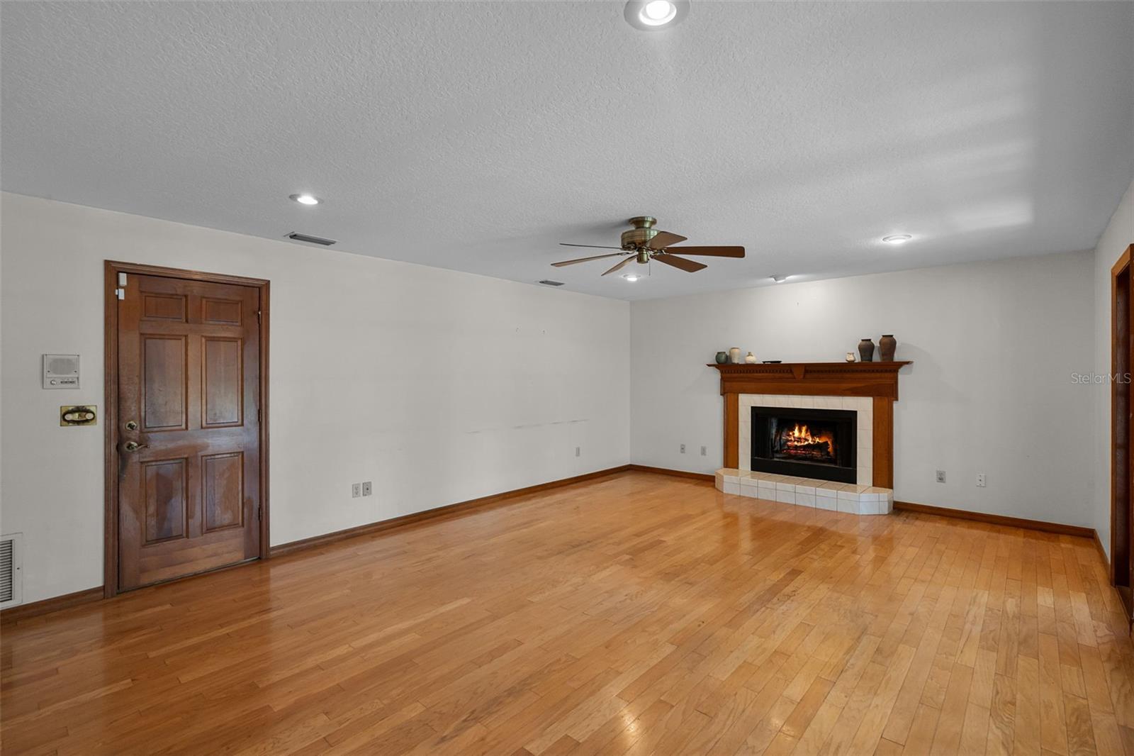 Image 16 of 35 For 9107 Dollanger Court
