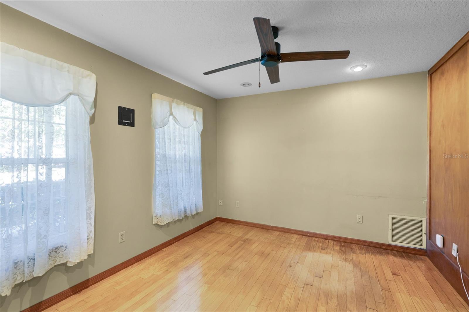 Image 7 of 35 For 9107 Dollanger Court