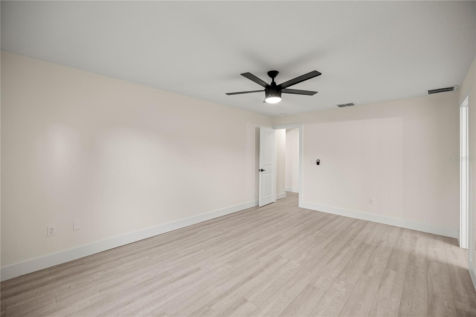 Image 15 of 33 For 6962 124th Street