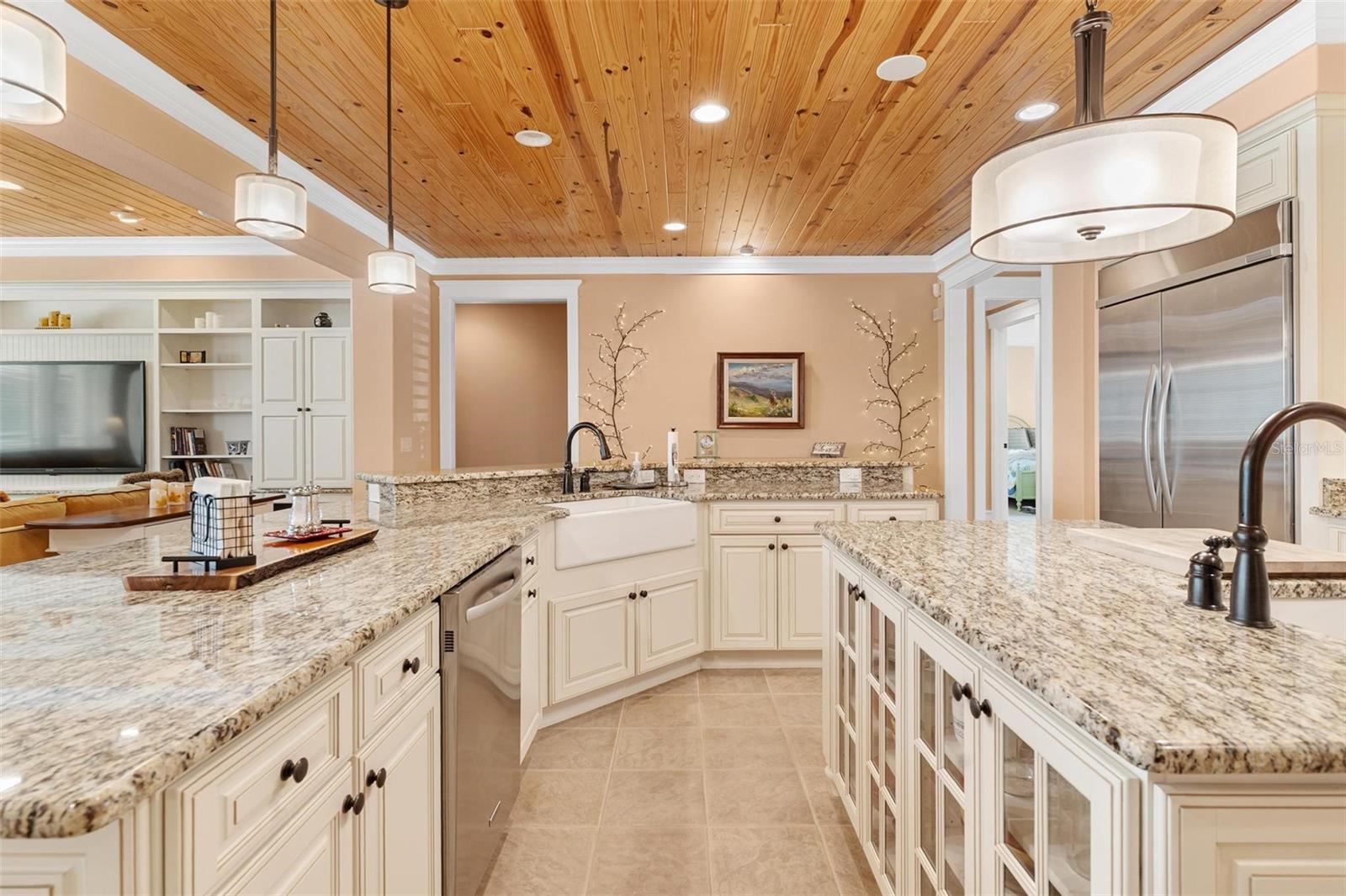 Listing photo id 11 for 10615 104th Circle