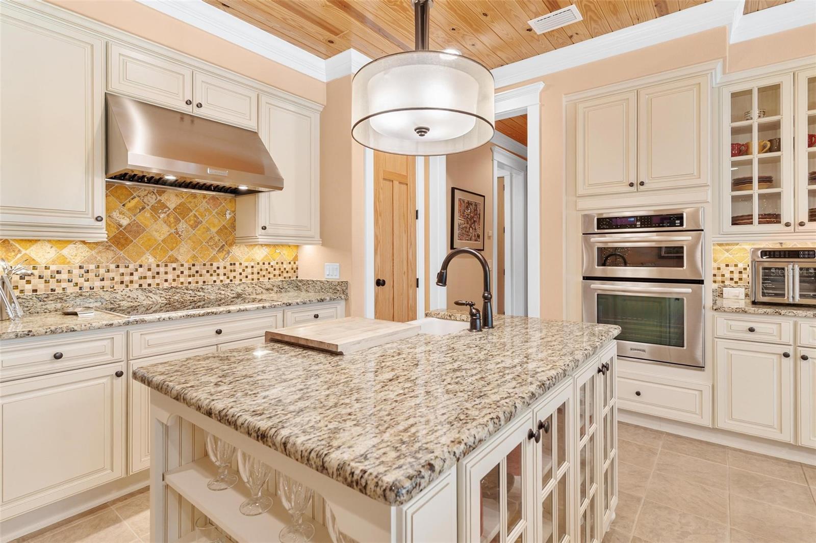 Listing photo id 13 for 10615 104th Circle