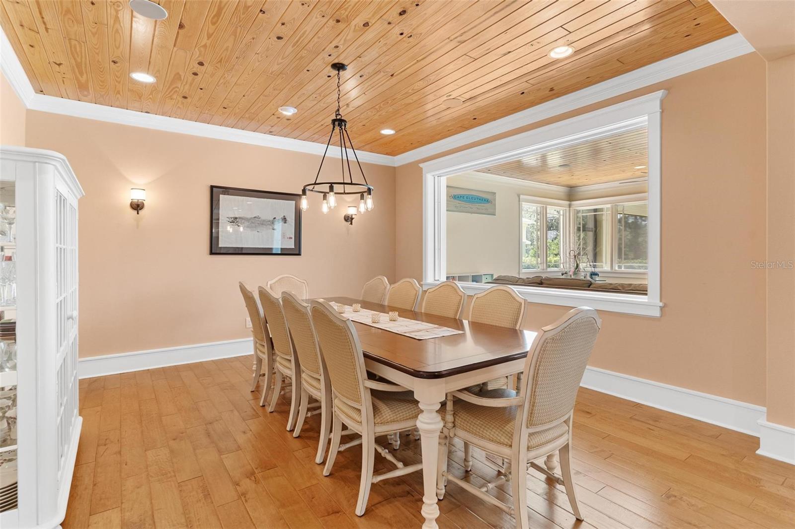 Listing photo id 17 for 10615 104th Circle