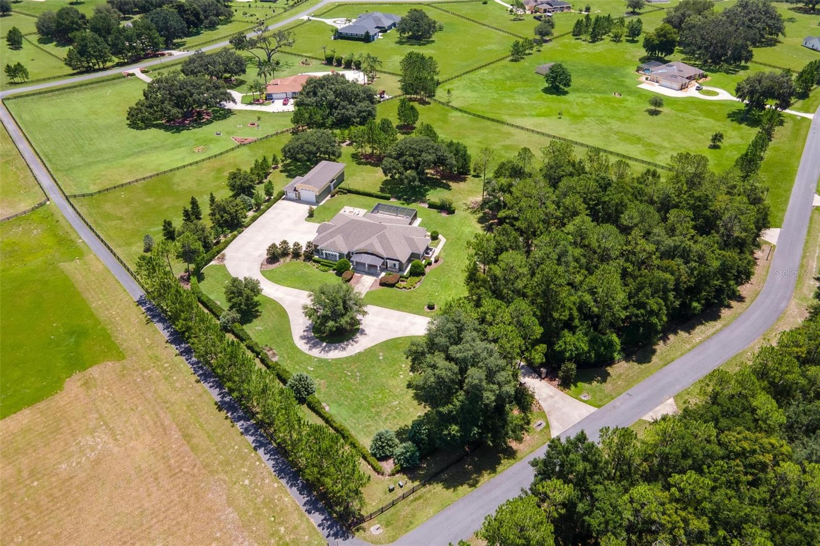 Listing photo id 0 for 10615 104th Circle