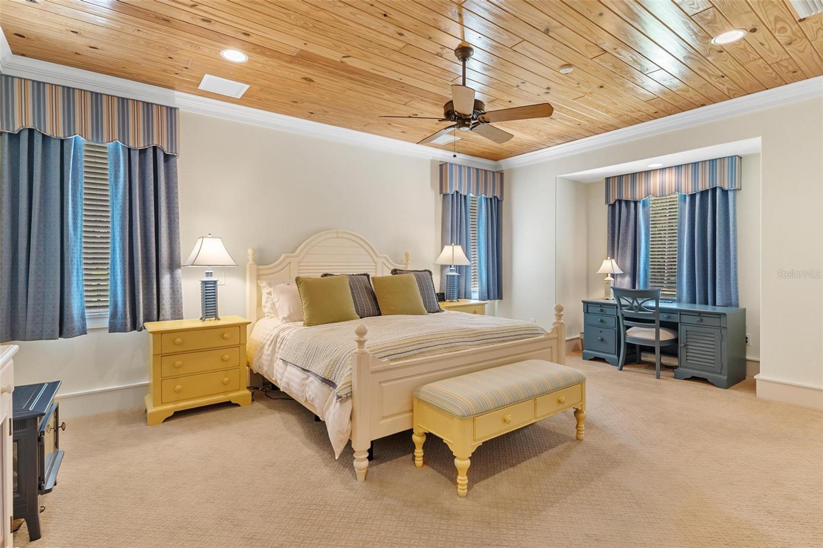 Listing photo id 20 for 10615 104th Circle