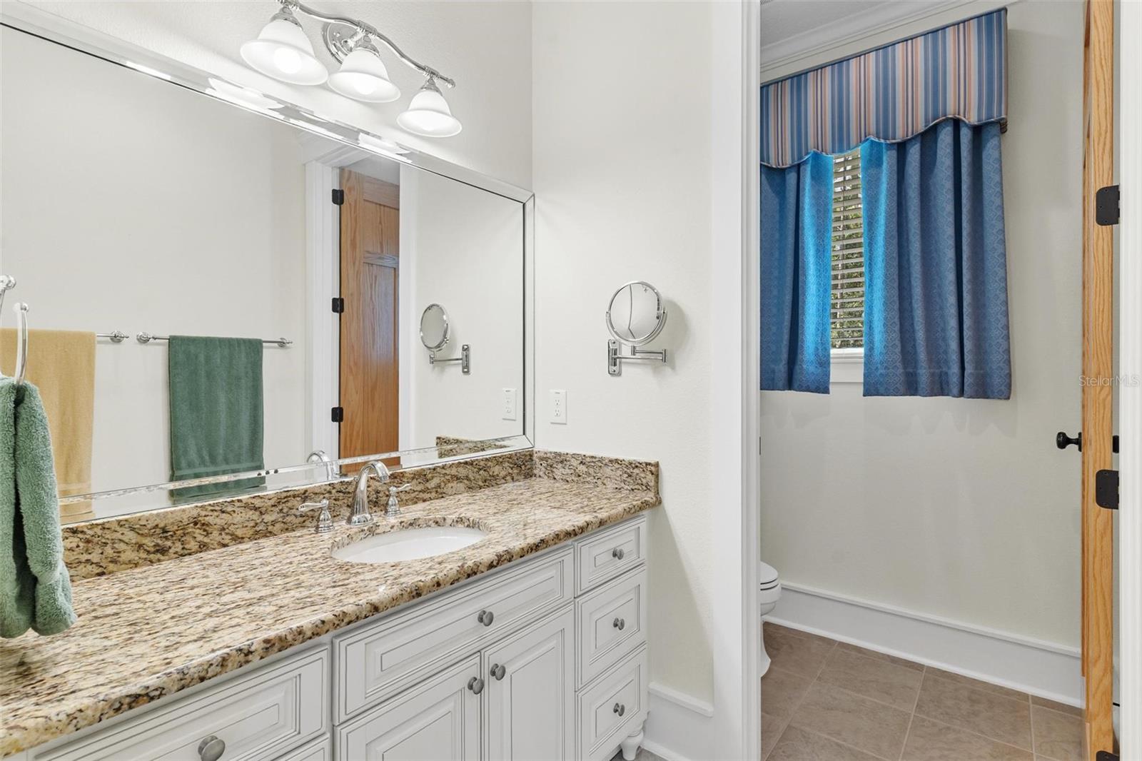 Listing photo id 26 for 10615 104th Circle