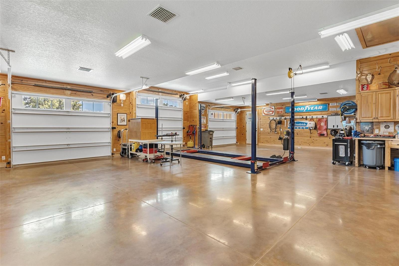 Listing photo id 37 for 10615 104th Circle