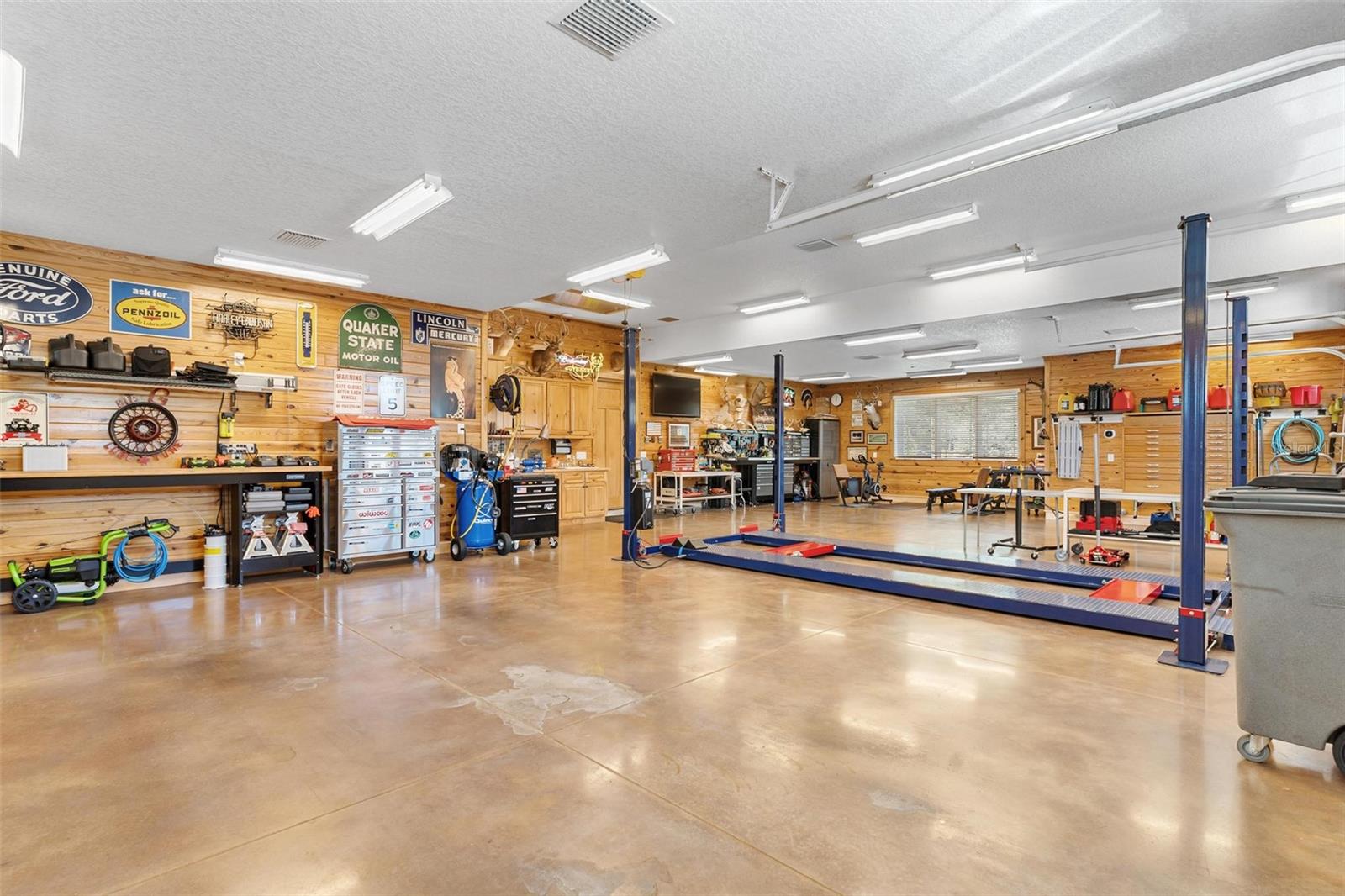 Listing photo id 38 for 10615 104th Circle