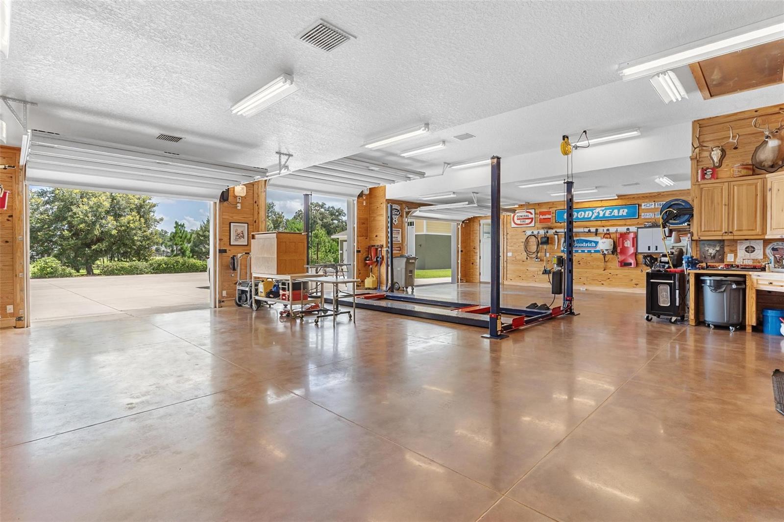 Listing photo id 39 for 10615 104th Circle