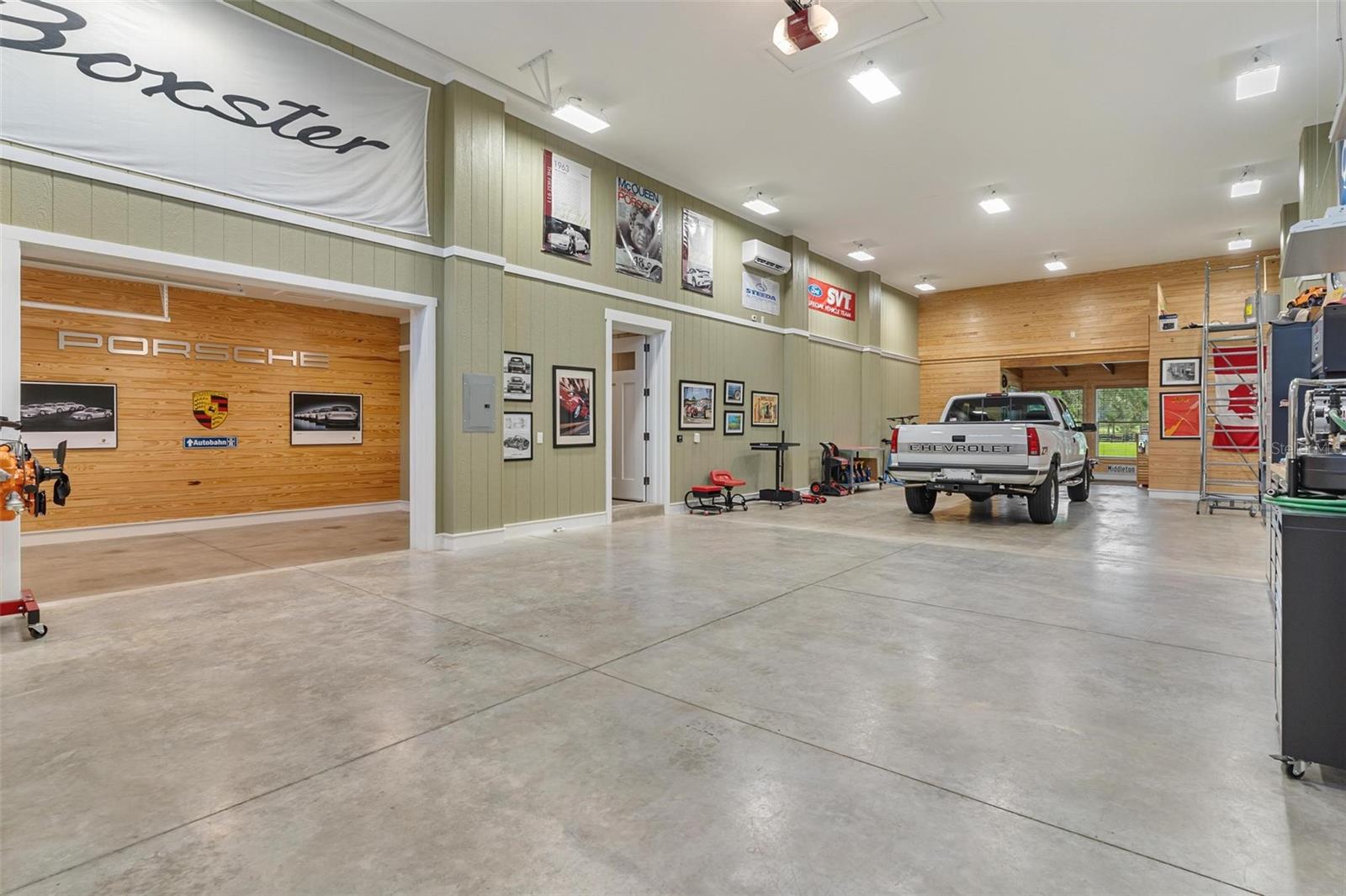 Listing photo id 41 for 10615 104th Circle