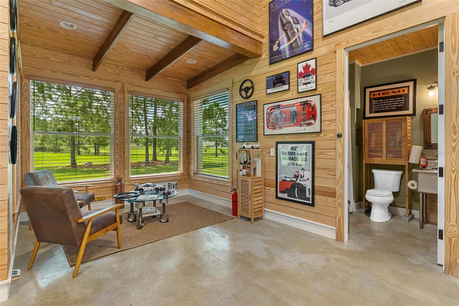 Listing photo id 43 for 10615 104th Circle