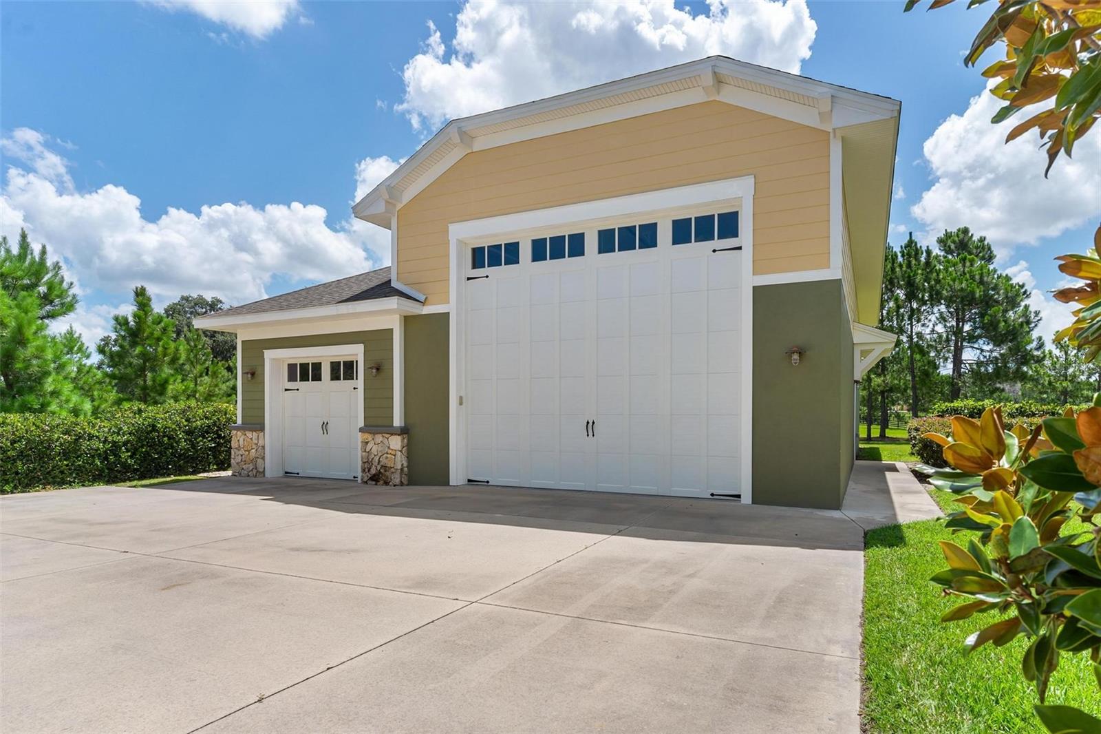 Listing photo id 45 for 10615 104th Circle