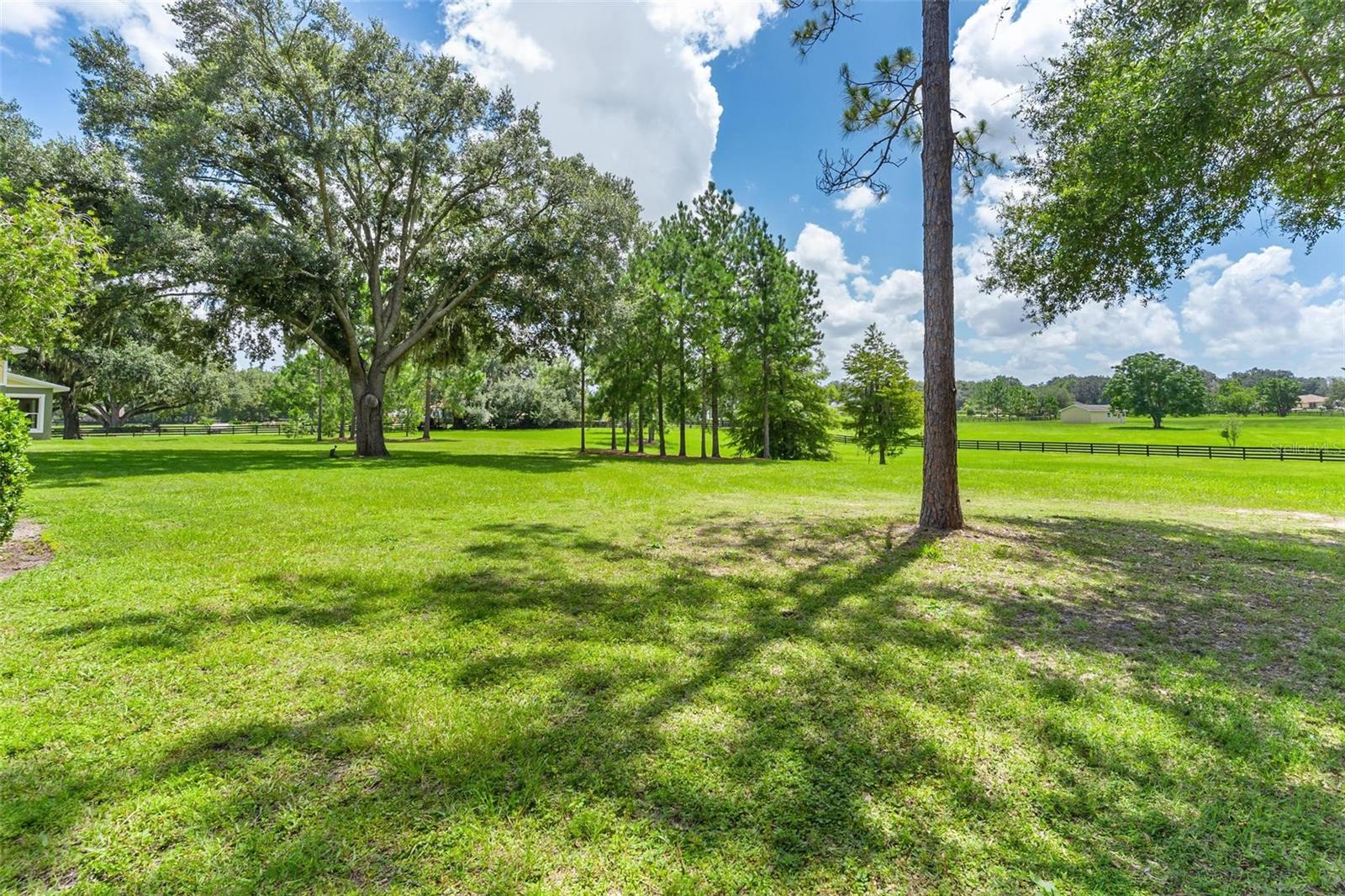 Listing photo id 48 for 10615 104th Circle